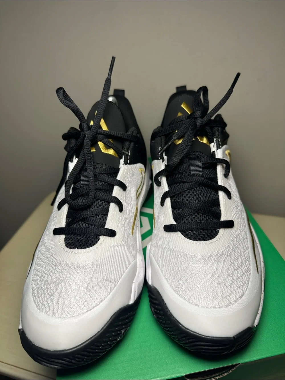 Nike Men’s Giannis Immortality 4 Basketball Shoes - White/Gold/Black